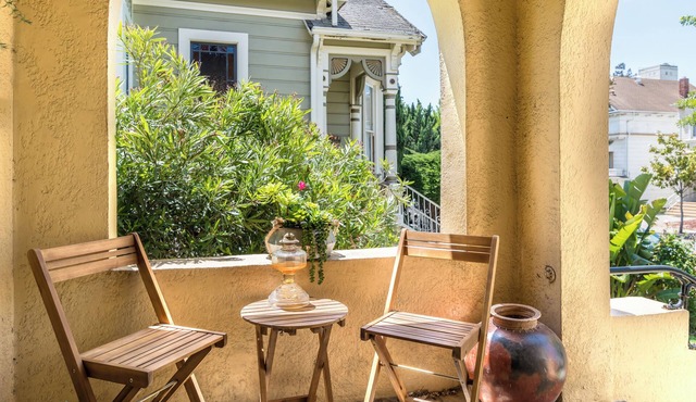 Stunning 2 Bedroom 2 Bath Mediterranean Home - 7 Mins to San Francisco