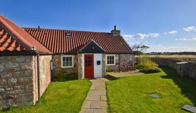 Stunning 2 bedroom barn conversion near the beach with views of open countryside