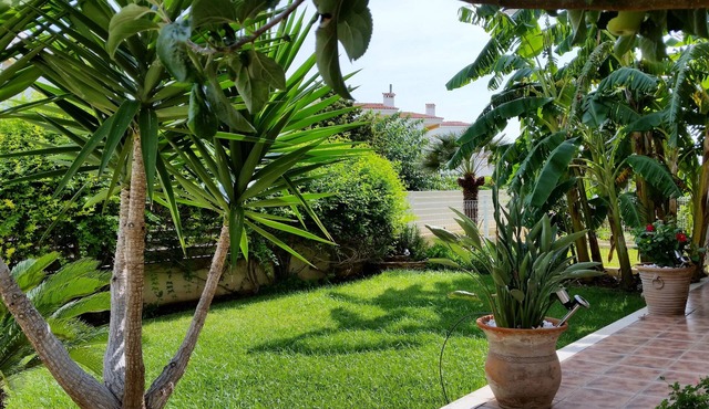 Stunning 2 bedroom garden apartment, private garden, communal pool, beach 100m