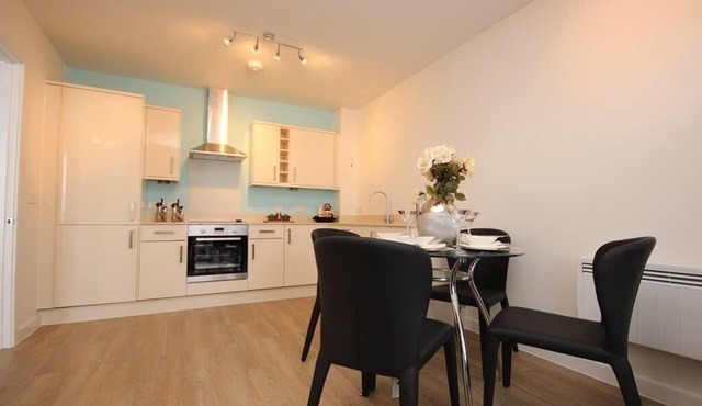 Stunning 2 bedroom in Hatfield Town Centre - near all facilities, free parking