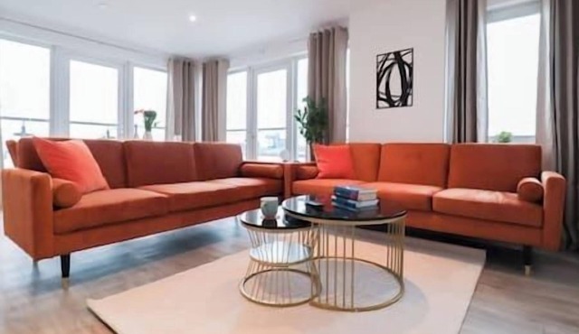 Stunning 2 Bedroom Riverside Apartment