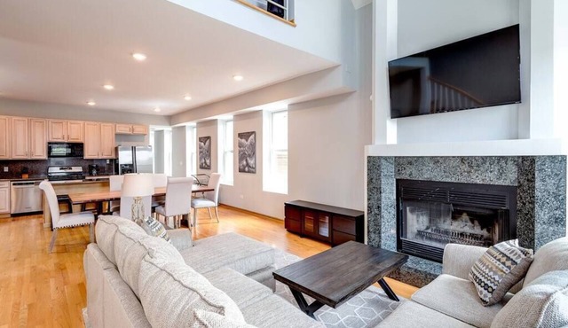 Stunning 2 Floor Penthouse Downtown