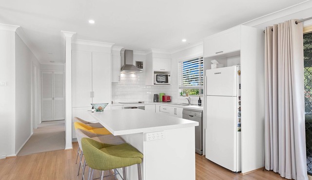 Stunning 2 storey pet friendly home with reserve views