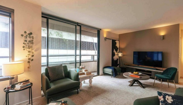 Stunning 2BDR Apt in the heart of Docklands
