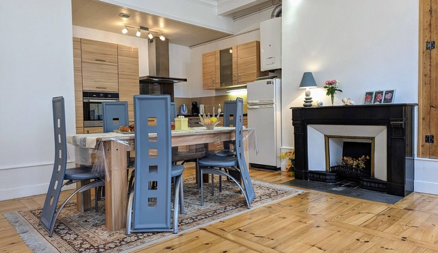 Stunning 2BR Apartment in Historic Le Puy-en-Velay with Modern Amenities