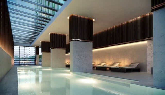 Stunning 2BR Apartment in Melb CBD w/Pool and Gym