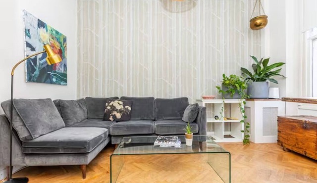 Stunning 2BR Apt w/Patio in Dalston, 2 min to Tube