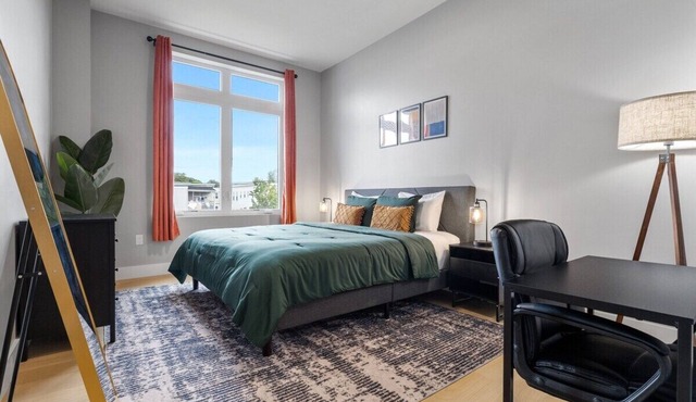 Stunning 2BR Condo in Assembly Square East