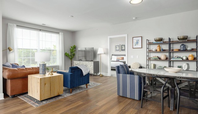 Stunning 2BR Penthouse | Garage | Elevator | Gym