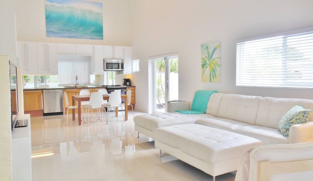 Stunning 3/3, Heated Pool, Tropical Setting. 5 Star Rated Best on the Island!