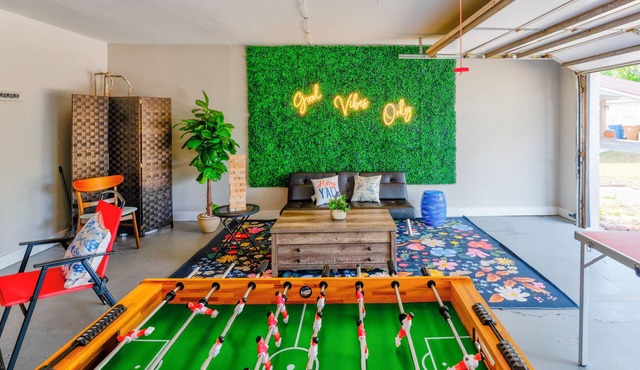 Stunning 3 BD Family Home+ Game Room+PingPong+Foosball+Arcade