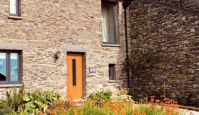 Stunning 3 bed cottage with exceptional views over fields and the Lakeland fells