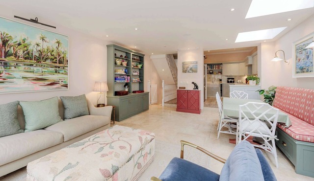 Stunning 3 bed Fulham Home with Garden