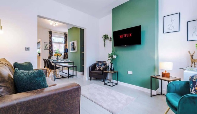 Stunning 3-bed house, amazing location, sleeps 5!