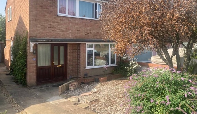 Stunning 3 -Bed semi detached House in Cambridge