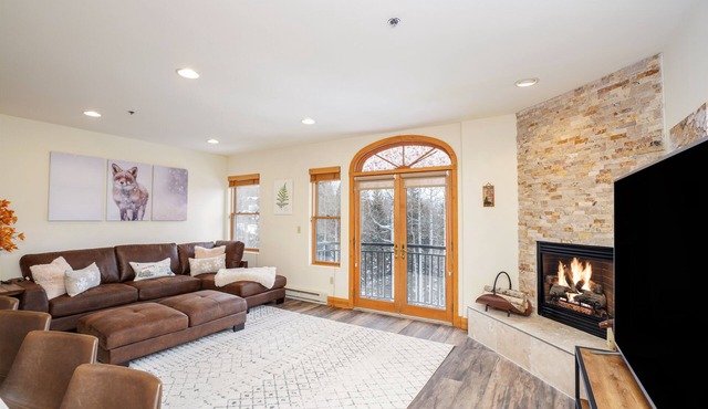 Stunning 3-Bedroom Remodel With Great Mountain Views