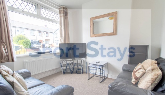 Stunning 3 bedroom House in Penpedairheol!