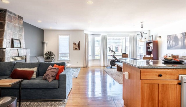 Stunning 3-Bedroom Apartment Steps from Dolores Park