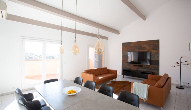 Stunning 3 bedroom, 3 bathroom penthouse apartment