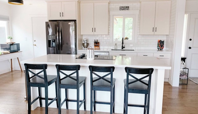 Stunning 3-bedroom home perfect for families or traveling professionals!