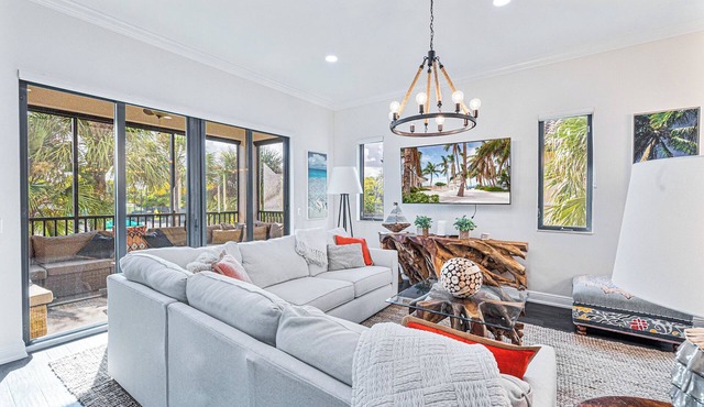 Stunning 3 bedroom Oasis, quiet and great location in world-class resort!