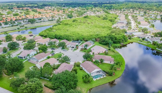 Stunning 3 bedroom pool villa with lake view and spa