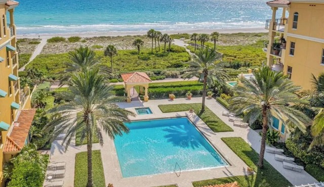 Stunning 3 bedroom Gulf View Condo! Paradise awaits you!