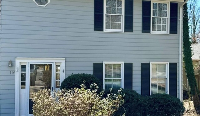 Stunning 3-Bedroom Retreat w/Cozy Fireplace & Sunlit Patio – Perfect Getaway!