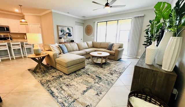 Stunning 3bed-3bath oasis w/lake view