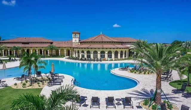 Stunning 3BR/2BA Villa located in the Gated Community of Gran Paradiso