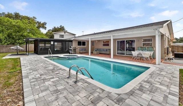 Stunning 3BR Heated Pool Home in Largo