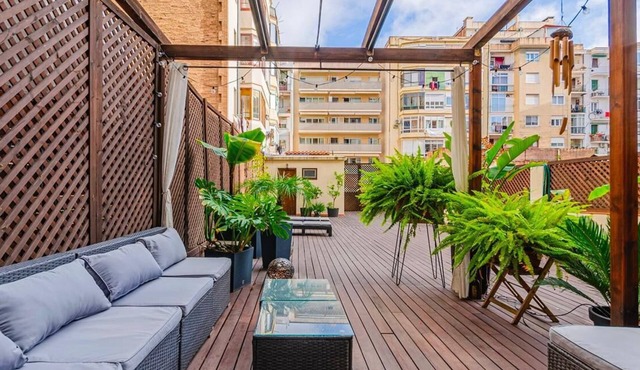 Stunning 3BR + Private Terrace & Pool – Eixample