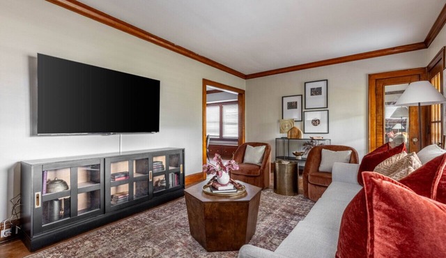 Stunning 3BR - Near Cleveland Clinic Main Campus