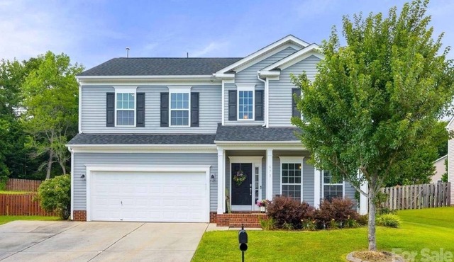 Stunning 3k sq ft 4-bedroom Family house in Rock Hill -9 mins from downtown-
