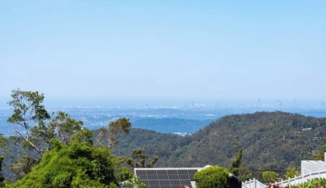 Stunning 4-Bedroom Home with Breath-taking Gold Coast City Views!