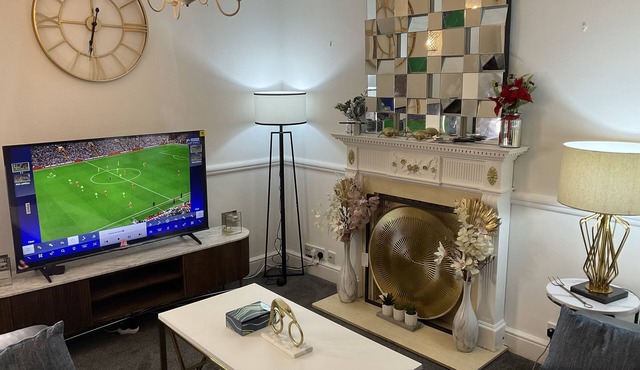 Stunning 4-bed House in Rochester