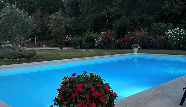 Stunning 4 Bed House With Private Pool in Peaceful Setting