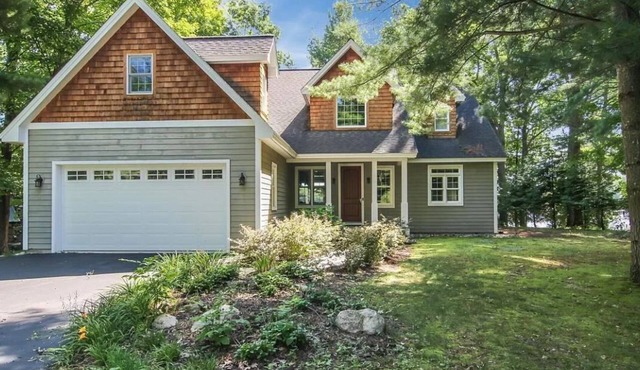 Stunning 4 Bedroom 3.5 bath home on Clam Lake at Torch Lake
