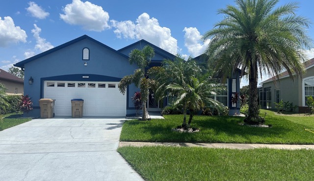 Stunning 4-bedroom Disney themed villa in fabulous Kissimee with WiFi, AC
