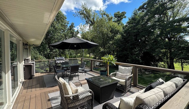 Stunning 4-Bedroom Golf Course Retreat with Scenic Fairway Views Near Notre Dame