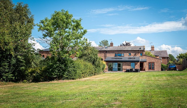 Stunning 4 Bedroom, Grade 2 Listed Barn Conversion