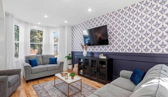 Stunning 4-bedroom house with 2 living areas perfect for relaxing stays