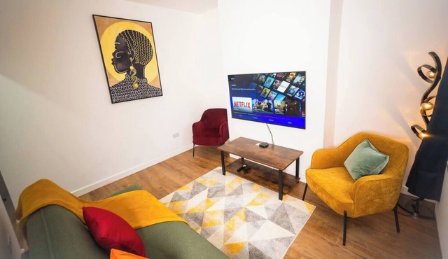 Stunning 4 bedroom House in Crewe Town Centre