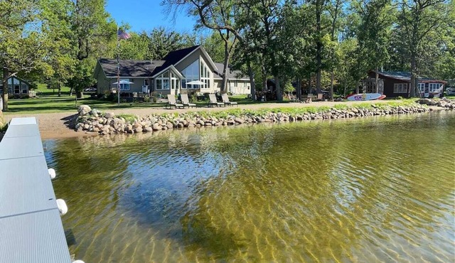 Stunning 4 Bedroom Lake Home close to everything!