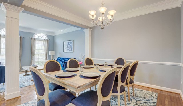 Stunning 4 bedroom townhouse 2 king suites.