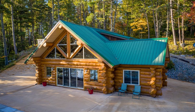 Stunning 4 Season Lake Burntside Log Cabin