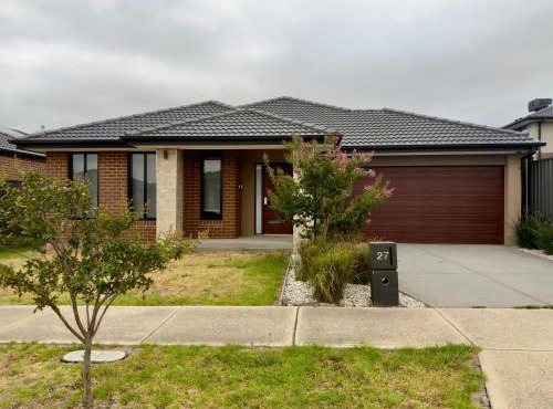 Stunning 4 X Bed Holiday Home In Kalkallo - Only 28KM From MEL Airport