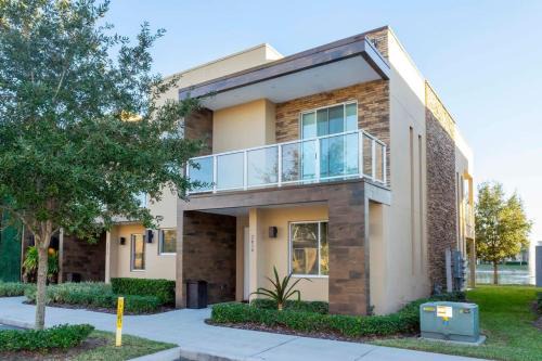 Stunning 4Bd Close to Disney @ Magic Village 7614
