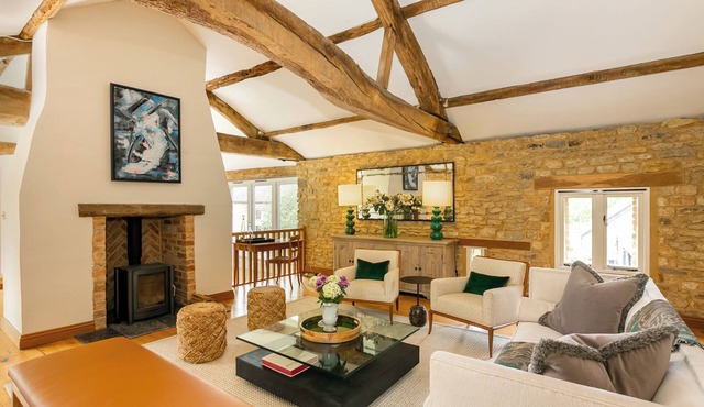 Stunning 4BD Family Home Near Banbury