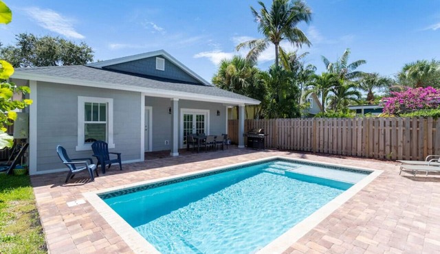 Stunning 4BR 3BA Cottage Heated Pool 5 Min to Beach